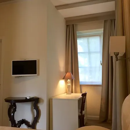 Relais Torre Dei Torti - Luxury Frühstückspension